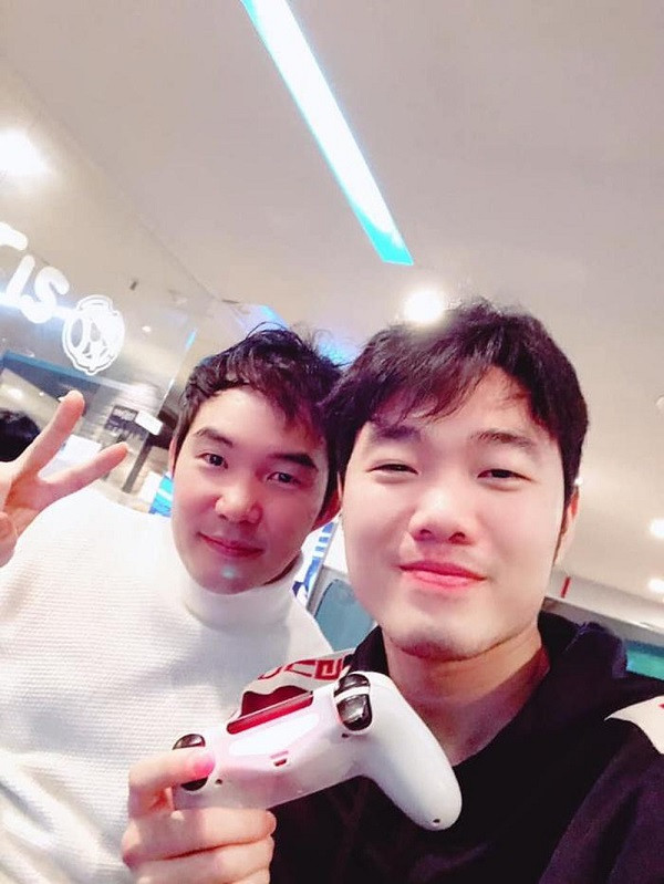 Trong game PES, Hồng Duy cũng được coi là một game thủ thiện chiến, Xuân Trường, Đức Huy và Tuấn Anh có trình độ đá PES khá tốt. Thế nhưng, Quế Ngọc Hải mới được xem là “PES thủ” cừ nhất. Ảnh: baomoi