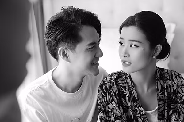 Ông Cao Thắng và Đông Nhi là cặp đôi đẹp nhất nhì showbiz Việt.