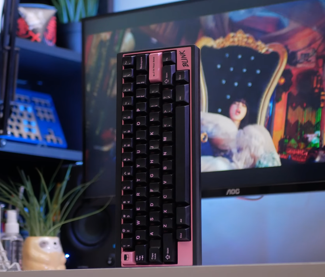 Thành quả cuối cùng là chiếc bàn phím BLACKPINK màu hồng đen cực kỳ bắt mắt và độc đáo, không hề đụng hàng. Mời quý độc giả đón xem thêm video Apple phát triển bàn phím cảm ứng cho Macbook - Nguồn: VTC NOW