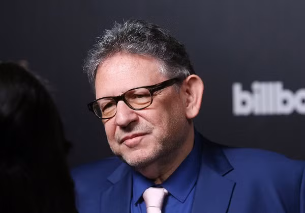 Soc: CEO Tim Cook cua Apple co the bi nhiem Covid-19-Hinh-2