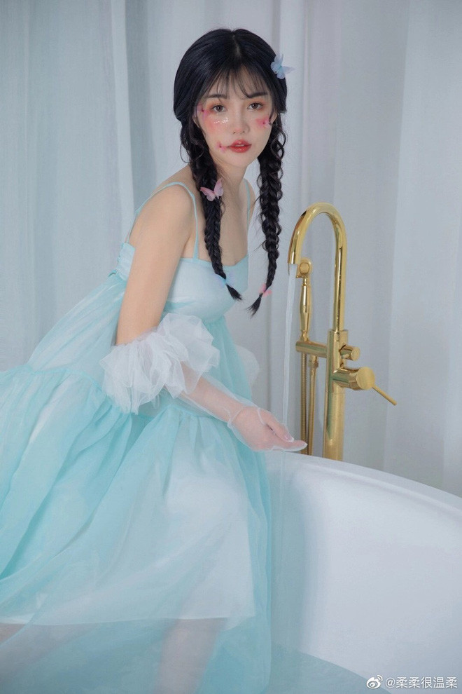 Tài khoản mạng xã hội Weibo của nữ streamer cũng có hơn 174.000 người theo dõi dù mới chân ướt chân ráo vào nghề.