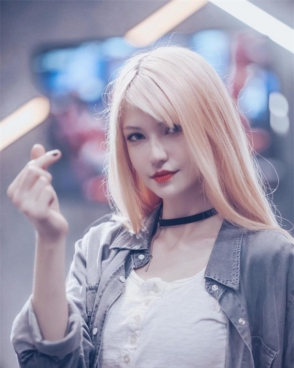 Zeynep Su Kaykılmaz (hay Sylchasie) là nữ game thủ kiêm streamer nổi tiếng đến từ Thổ Nhĩ Kỳ. Cô gây sốt trong cộng đồng game với gương mặt thanh khiết, body đáng ngưỡng mộ và kỹ năng chơi game ''không phải dạng vừa''