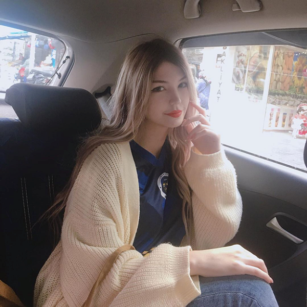 Tuy nhiên, có thông tin cho rằng hot girl làng eSports hiện đã có bạn trai. Nửa kia của cô là một du học sinh Hàn Quốc tại Thổ Nhĩ Kỳ.