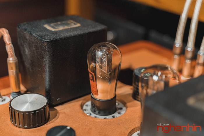 Có thể nói, sở hữu được đôi Vitavox CN-191 là niềm ao ước của mọi audiophiles và khai thác được hết khả năng trình diễn của nó bạn sẽ thấy được sự mầu nhiệm không giới hạn của audio.