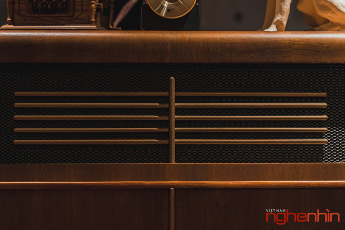 Vitavox CN-191 được giới thiệu lần đầu tiên cách đây hơn 70 năm vào 1948 với số lượng không nhiều. Tại Việt Nam, hiện tại chỉ có khoảng 5 cặp Vitavox có củ và thùng loa nguyên bản, tuy nhiên để phối ghép và phát huy tối ưu khả năng trình diễn của đôi loa này là điều không hề đơn giản.