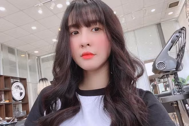 Ngoài Linh Ngọc Đàm, hàng loạt streamer, game thủ như Nam Blue, Tín Dubai, Hoàng Luân, Độ Mixi, ViruSs, Ngân Sát Thủ.... đã đứng ra kêu gọi ủng hộ nhằm góp vào quỹ chung, giúp đỡ bà con miền Trung.