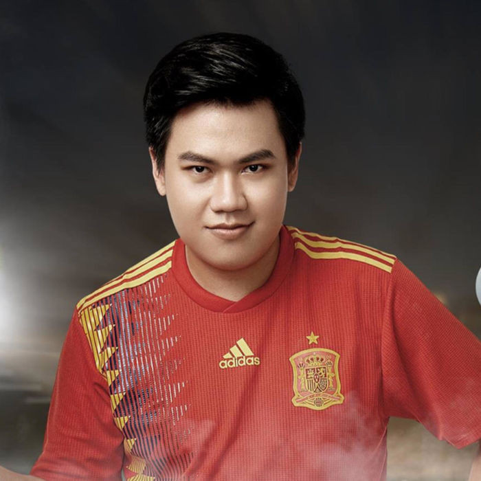 Tiền Zombie V4 tổ chức đấu giá tài khoản 395 VIP để ủng hộ đồng bào miền Trung, được biết số tiền mà anh ủng hộ là hơn 20 triệu đồng.