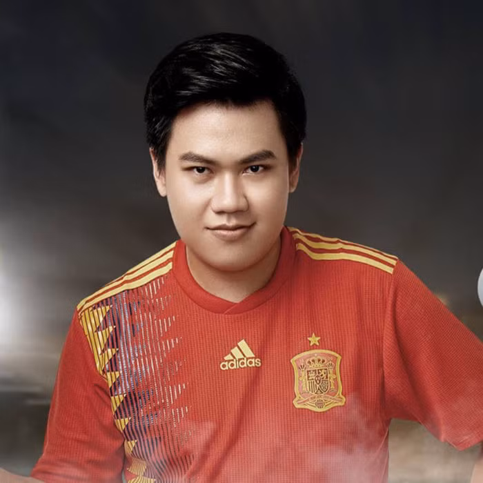 Tiền Zombie V4 tổ chức đấu giá tài khoản 395 VIP để ủng hộ đồng bào miền Trung, được biết số tiền mà anh ủng hộ là hơn 20 triệu đồng.