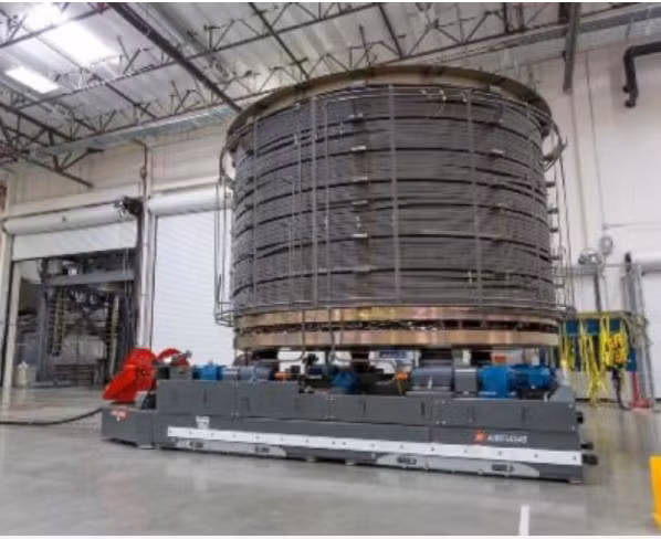 Mục đích chính của dự án ITER là mô phỏng quá trình tổng hợp hạt nhân tạo ra năng lượng từ mặt trời, vì vậy thiết bị cốt lõi của nó "Tokamak" còn được gọi là "mặt trời nhân tạo".