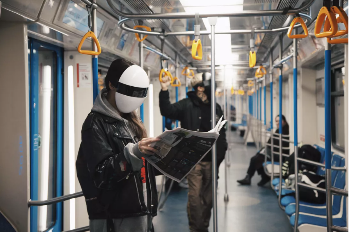 Một nhóm các doanh nhân, nhà thiết kế sản phẩm và chuyên gia PPE đã tiết lộ một loại khẩu trang full-face có tên blanc.