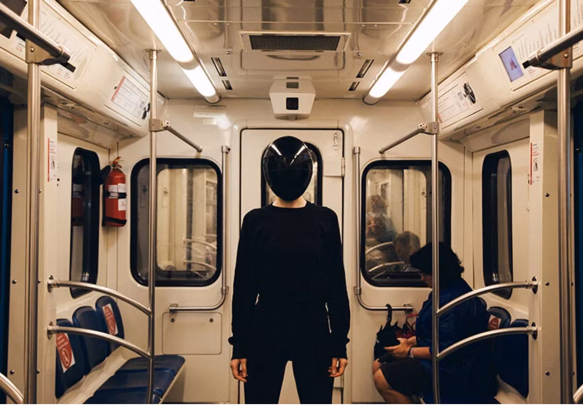 Chiếc khẩu trang kì lạ này khiến nhiều người liên tưởng đến những màn hoá trang, cosplay.