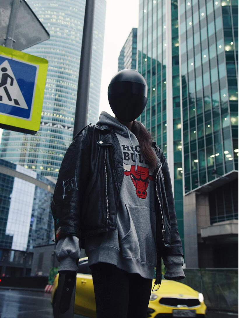 Mặt nạ hiện có sẵn để đặt hàng trước trên Kickstarter với mức giá bắt đầu từ 79 USD.