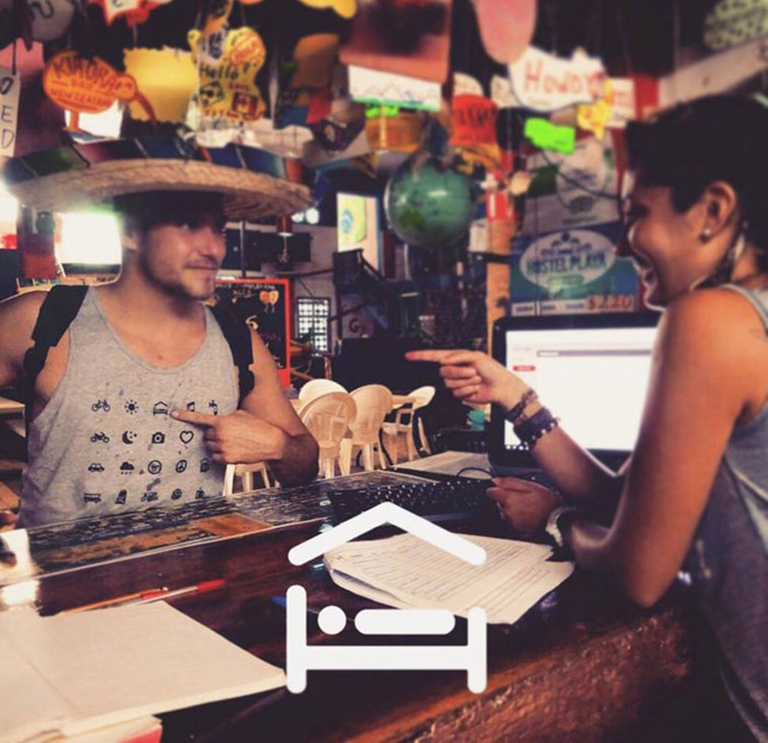 Những chiếc áo du lịch đặc biệt của IconSpeak hiện có giá bán trên gian hàng trực tuyến là 29 USD (khoảng 674 ngàn đồng) cho áo tanktop, 33 USD (767 ngàn đồng) cho áo phông và 44 USD cho áo nỉ (1 triệu đồng).