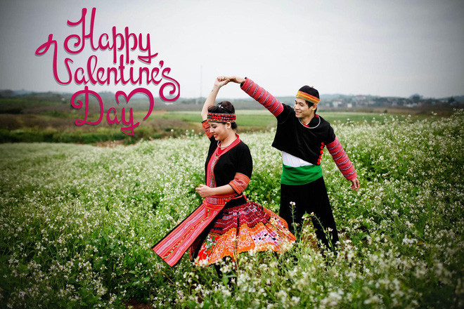 Độ Mixi và bà xã Trang Mixi là cặp đôi khách mời không thể thiếu trong đám cưới này.