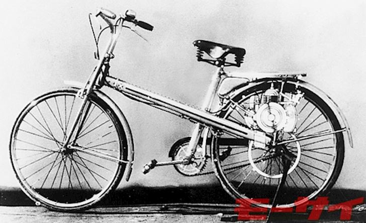 Tuy nhiên, Toyota không trực tiếp sản xuất mô tô mà chỉ bán một chiếc xe tên là "toyo motor" của nhà sản xuất Toyo Motors ở Thị trấn Kariya.