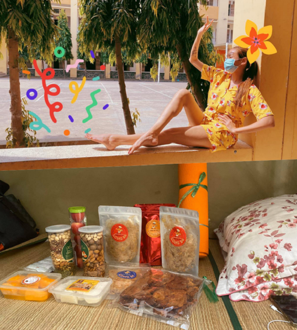 Trên mạng xã hội những ngày gần đây, Võ Hoàng Yến là một trong những cái tên hot nhất. Cô được dư luận quan tâm khi thường xuyên chia sẻ ảnh, những câu chuyện thú vị về cuộc sống cách ly lên trang cá nhân.