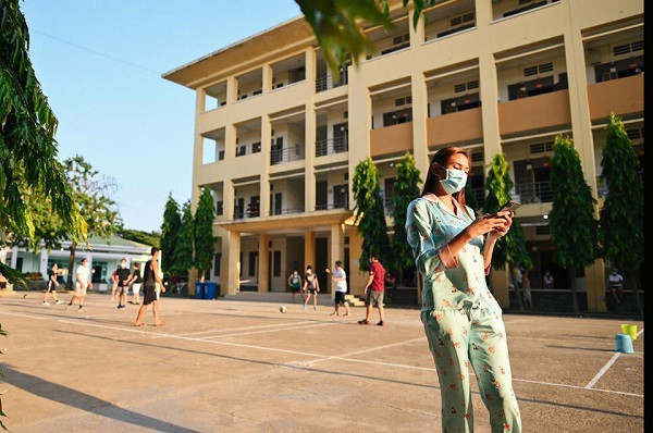 Hiện tại, Võ Hoàng Yến sở hữu chiếc iPhone 11 Pro Max. Ra mắt từ tháng 9/2019, đến nay phiên bản iPhone mới nhất này của nhà Táo vẫn chứng minh độ hot khi được nhiều người nổi tiếng lựa chọn sử dụng.