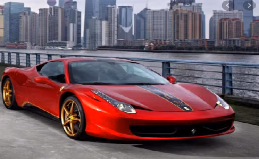 Mới đây người hâm mộ lại bắt gặp cô nàng trong cửa hàng Lamborghini và ngay lập tức cư dân mạng đã đặt ra dấu hỏi về mức thu nhập hàng tháng của cô nàng thực sự là bao nhiêu.