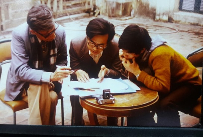 Sau đó, cả nhóm bắt tay ngay vào việc chế tạo loạt máy vi tính VT8X có cả bàn phím với màn hình. Và màn hình đầu tiên ấy chính là một chiếc ti vi trắng đen hiệu Neptune do Việt Nam lắp ráp theo thiết kế của Ba Lan được "chuyển mục đích sử dụng" một cách tài tình thành video display. Có sẵn mạch in, hệ phát triển và các linh kiện hiện đại nên việc lắp ráp đỡ vất vả hơn trước rất nhiều.