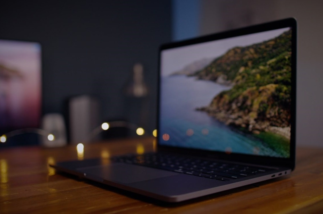 Những chiếc MacBook đầu tiên dùng chip ARM được cho là sẽ có con chip dựa trên cấu trúc của chip Apple A14 đã có trên iPad Air và iPhone 12. Dù vậy, chúng được tối ưu cho những đặc biệt của laptop.