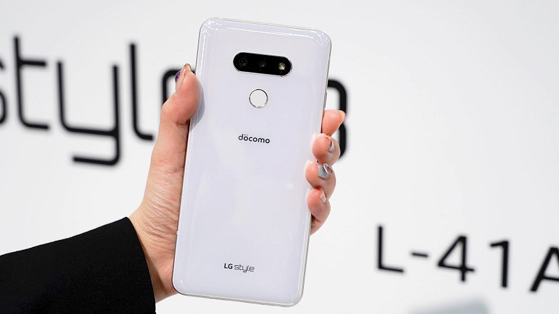Trước cơn bão điện thoại tầm trung của các hãng đua nhau ra mắt, LG mới đây cũng tung ra sản phẩm trong phân khúc giá này với chiếc Style 3. Style 3 được ra mắt tại thị trường Nhật Bản với mức giá 350$.