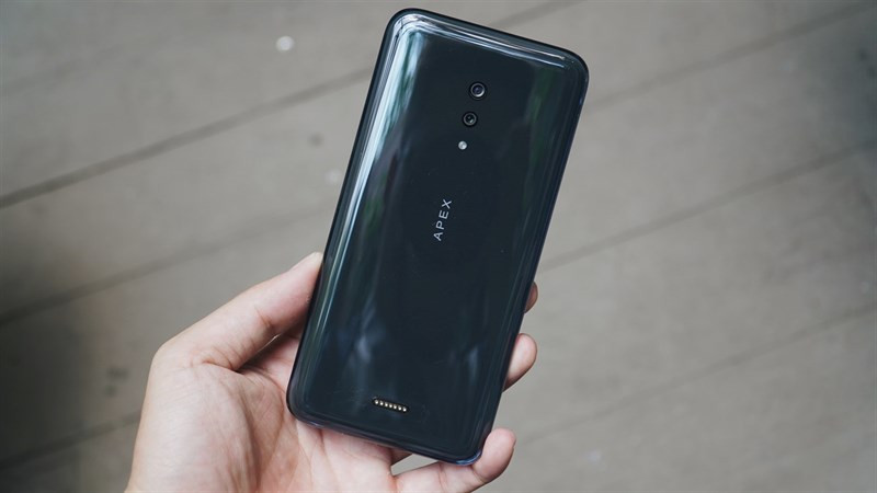 Chiếc Vivo Apex 2019 cũng sử dụng công nghệ phát âm thanh qua màn hình tương tự như Meizu Zero.