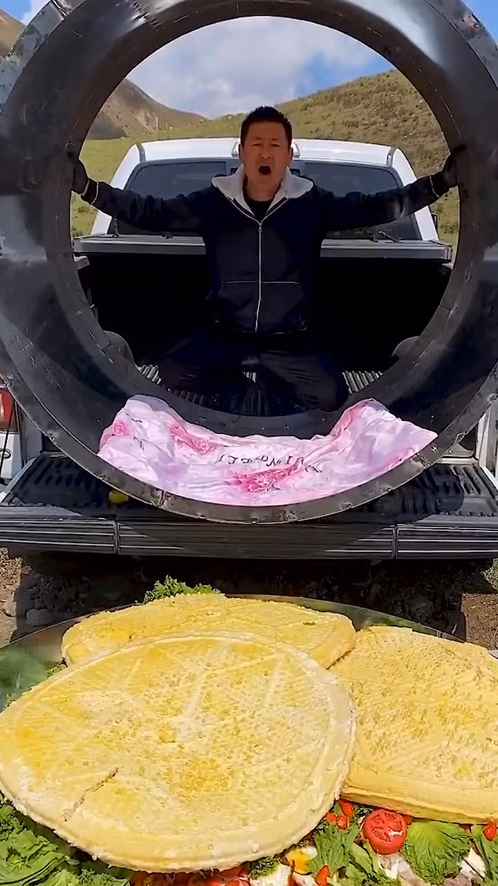 Phong cách làm video kỳ lạ này khiến không ít người dùng TikTok tò mò, đồng thời cũng làm nổ ra vô vàn ý kiến trái chiều.