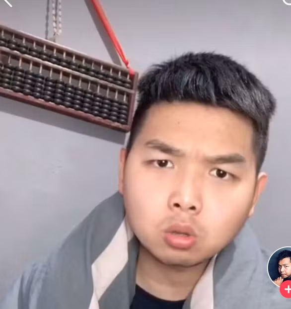 Yuansan là một trong hàng triệu người Trung Quốc từng mắc kẹt trong nhà vì dịch corona virus. Cũng giống như bao người khác, cách giết thời gian duy nhất của Yuansan là lên mạng, tìm kiếm trò chơi công nghệ.