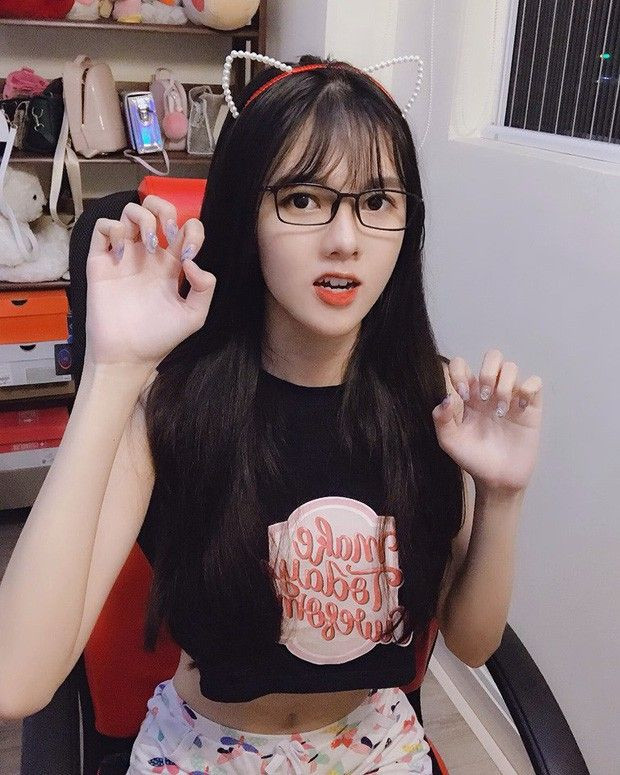 Nguyễn Hoàng Thiên An - hay còn được gọi là Mòe 1m77.