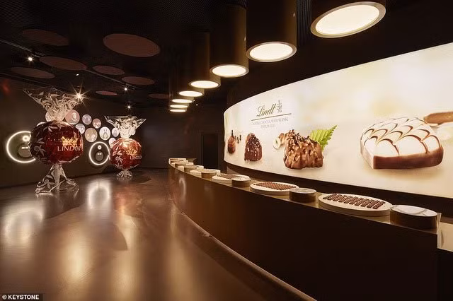 Bảo tàng socola của Lindt có mức giá xây dựng là 110 triệu đôla, mới mở cửa tại Zurich, Thụy Sĩ trong tuần vừa qua.