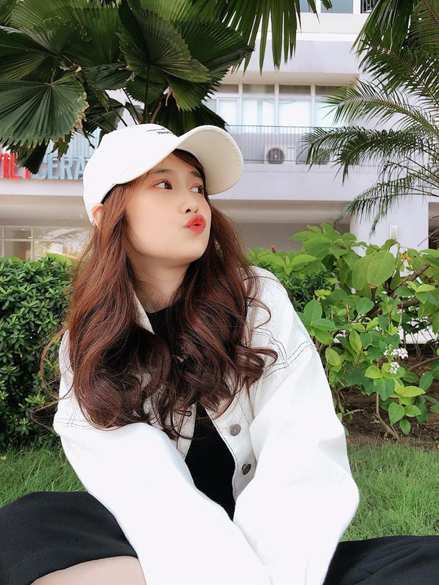 Chàng "phi công trẻ" Cris Phan và nàng hot girl của FAPtv và cặp đôi đã chính thức về chung một nhà sau 3 năm yêu nhau mặn nồng.