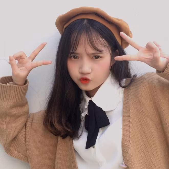 Hường Lulii gây thương nhớ nhờ vẻ ngoài đáng yêu, xinh xắn của mình. Mời quý độc giả đón xem thêm video: Pew Pew: Làm streamer, sớm hay muộn không quan trọng - Nguồn: KÊNH VTC1