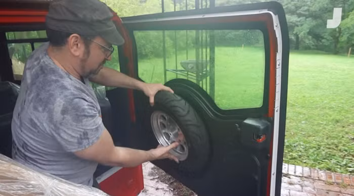 Chiếc ô tô điện rẻ nhất thế giới do Trung Quốc sản xuất này có tên gọi Changli.