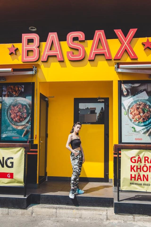 Mặc dù Tippy không nổi tiếng đình đám như nhiều nữ streamer khác, nhưng với các bạn trẻ đam mê game và là game thủ của game Liên Minh Huyền Thoại chắc chắn sẽ biết đến nữ game thủ cá tính mang tên Tippy này.