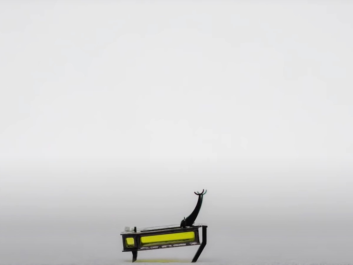 Nhóm nhà khoa học trên đã thử nghiệm robot siêu nhỏ của mình trên những địa hình phẳng và các mặt nghiêng, làm bằng nhiều chất liệu khác nhau, từ nhẵn trơn như thủy tinh, đến ráp như miếng đệm. RoBeetle có thể mang trên lưng vật nặng gấp 2,6 lần trọng lượng của mình và vận hành 2 giờ với thùng năng lượng đầy. Nếu so sánh, con robot sử dụng pin nhỏ nhất nặng 1g và có thể vận hành 12 phút.