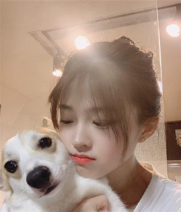 Nữ streamer LMHT Hàn Quốc sở hữu gương mặt ngây thơ, không tì vết.