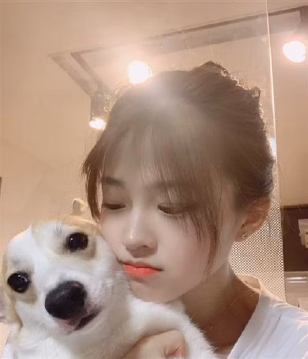 Nữ streamer LMHT Hàn Quốc sở hữu gương mặt ngây thơ, không tì vết.