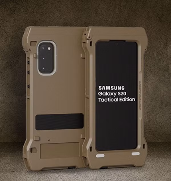 Phiên bản S20 chiến thuật có các thông số kỹ thuật không khác so với phiên bản gốc, với màn hình OLED 6,2 inch, chip Snapdragon 865, RAM 12 GB. Máy có dung lượng lưu trữ 128 GB, hỗ trợ 5G dưới 6 GHz, pin 4.000mAh và hệ thống 3 camera phía sau.