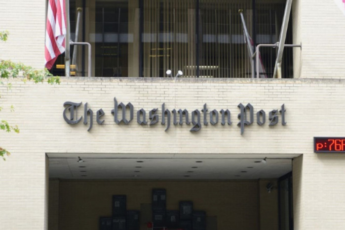 The Washington Post đã ra mắt thành công một robot có thể viết như bất kỳ nhà báo tài ba nào. Nó được gọi là Heliograf ,và tất cả những gì nó cần để đưa ra các mẩu tin là một số cụm từ bao gồm tất cả các kết quả có thể xảy ra của một sự kiện đáng chú ý, ví dụ như một cuộc bầu cử chẳng hạn và một cơ sở dữ liệu về các sự kiện để cập nhật nhanh chóng.