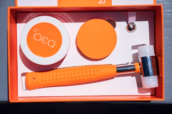 Trông thì có vẻ như một loại chất dẻo đồ chơi của trẻ em nhưng thực chất nó lại là vật liệu siêu hấp thụ lực, đặc biệt hữu ích trong phòng chống chấn thương.