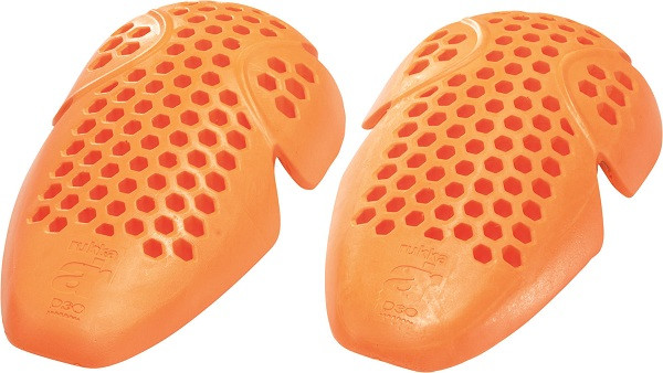 Không chỉ sản xuất mũ đội đầu, Công ty Ribcap còn dùng vật liệu D3O để sản xuất tấm lót đầu gối, khuỷu tay, bả vai, và hông cho những người chơi thể thao mạo hiểm hay vận động viên đua xe,...