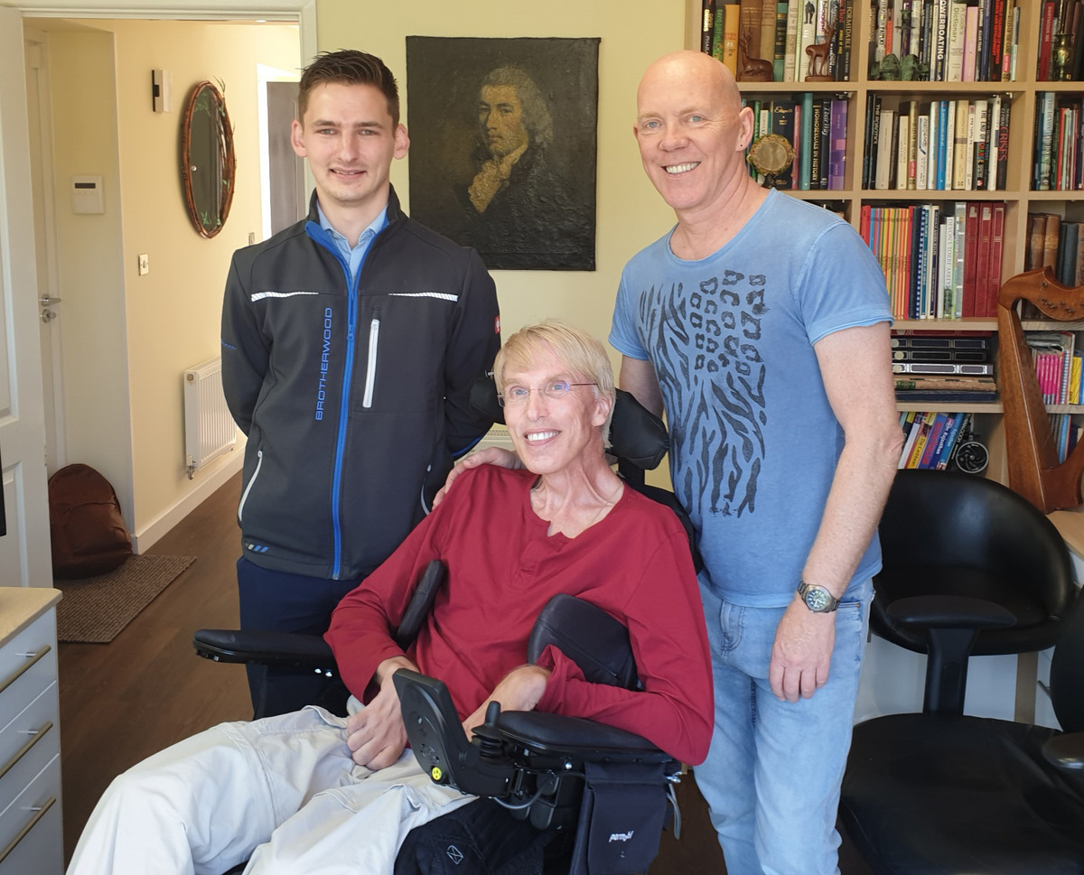 Vị tiến sĩ nửa người nửa máy mong những thử nghiệm và sự đánh đổi của mình có thể mở ra hy vọng giúp đỡ bệnh nhân MND trên toàn thế giới trong tương lai.