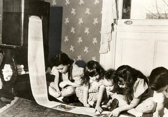 Năm 1938, tờ báo được phát hành và in qua máy fax được phát minh ở New York, Mỹ.