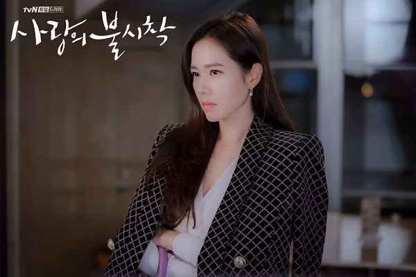 Smartphone nu chinh “Ha canh noi anh” chang the roi tay co gi dac biet?-Hinh-3