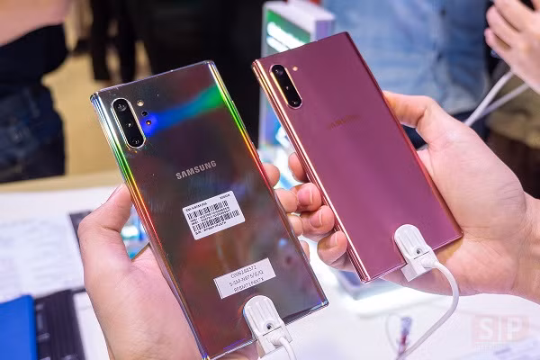 Smartphone nu chinh “Ha canh noi anh” chang the roi tay co gi dac biet?-Hinh-10