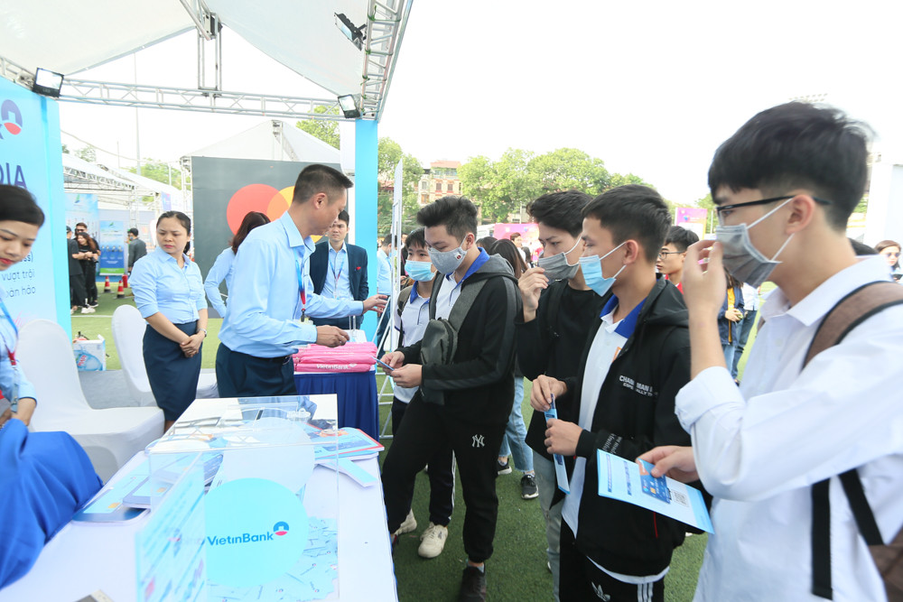 Thẻ chip này có ưu điểm thanh toán an toàn, có thể nạp nhiều lần. Người dùng có thể nạp thêm để trải nghiệm toàn bộ không gian sự kiện.