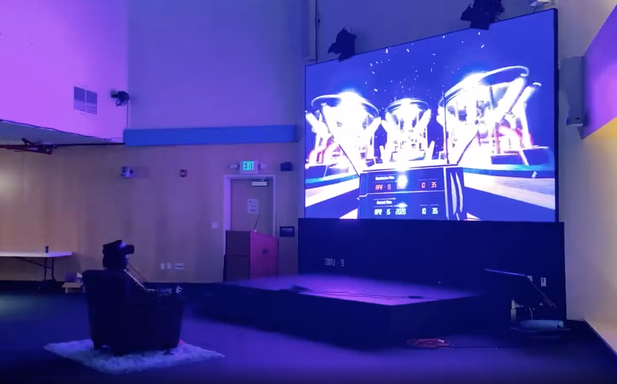 Giờ đây, khi sử dụng chiếc kính thực tế ảo, Lucas có thể "đi đến" bất kỳ sự kiện nào trong năm 2019 và tận mắt nhìn thấy mọi thứ một lần nữa theo đúng nghĩa đen.