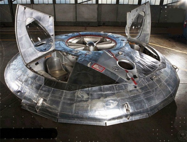 Tuy nhiên đây tiếp tục là một phát minh sai lầm của con người khi chứng minh không ổn định trong các cuộc thử nghiệm khí động lực học. Dự án đã bị hủy bỏ vào năm 1961 và hiện 2 nguyên mẫu máy bay đang được lưu giữ trong Bảo tàng Vận tải lục quân và Bảo tàng Không quân quốc gia Mỹ.