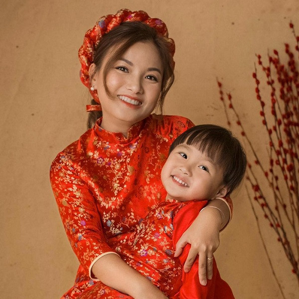 Mới đây, trong một video đăng tải trên Youtube Quỳnh Trần đã có những chia sẻ về thu nhập của mình trên nền tảng mạng xã hội này.