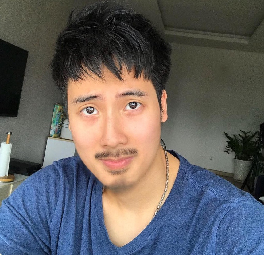 JVevermind (Trần Đức Việt, sinh năm 1992) là một trong những vlogger có lượng người đăng ký trên kênh cá nhân lớn nhất.